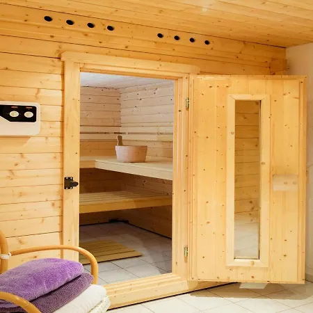 Holiday home Inviting In With Sauna And Balcony *